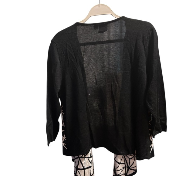 Truth + Style Black and White Abstract Cardigan - Picture 4 of 6